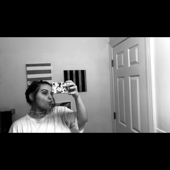 Meet your Posher, Chlöe - Picture 2 of 2